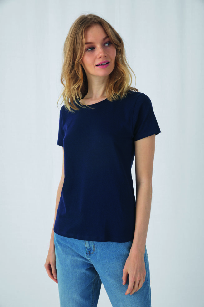 Le t-shirt économique femme à personnaliser