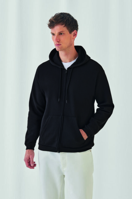 Le sweat à capuche immanquable B&C à personnaliser