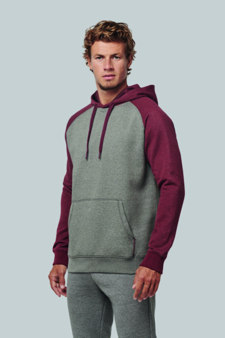 Le sweat de sport à capuche bicolore à personnaliser